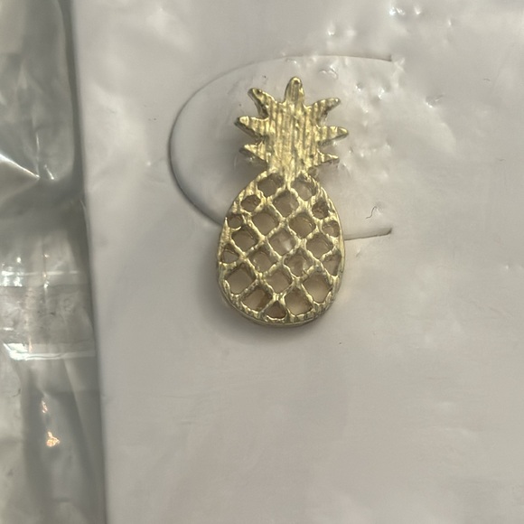 New Marley Lilly Pineapple Stud Earrings - Picture 4 of 4